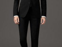 دلیل باز گذاشتن دکمه پایین کت مردونه